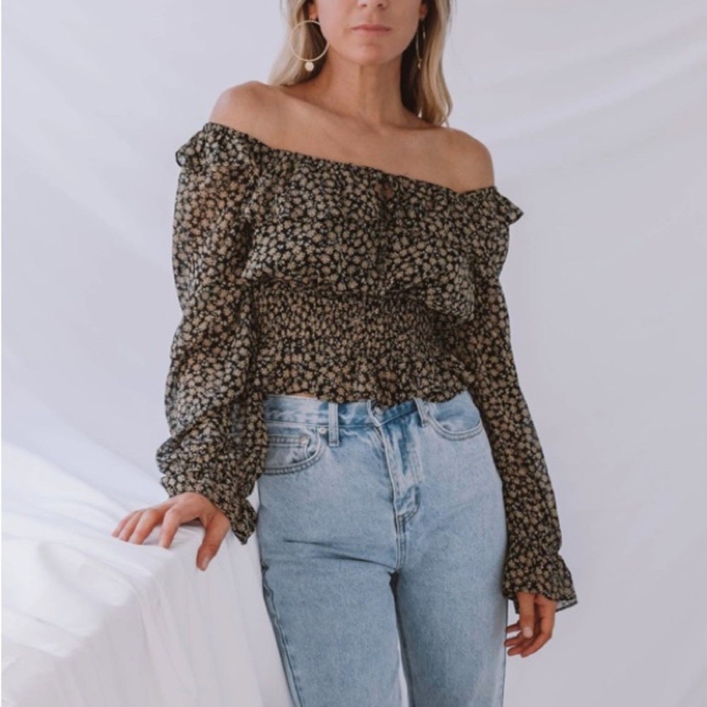 Black Floral Patterned Long Sleeved Blouse